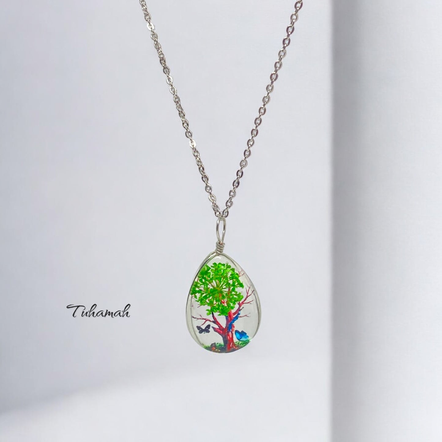 قلادة الدمعة من الزهور الطبيعية على شكل شجرة