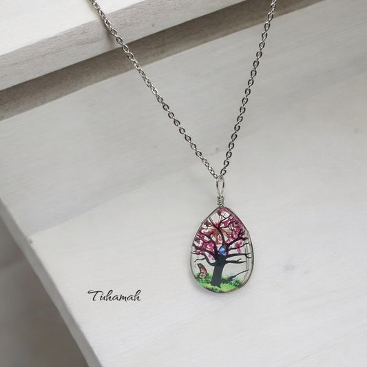 قلادة الدمعة من الزهور الطبيعية على شكل شجرة